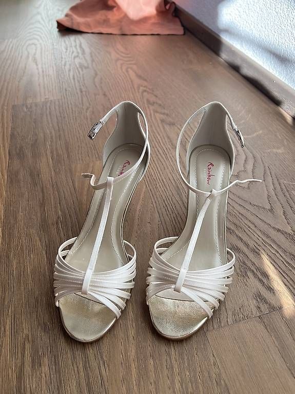 Scarpe da donna: Hochzeitsschuhe Riemedsandalette – Usato da Unterengstringen venduto da baj_2zfq