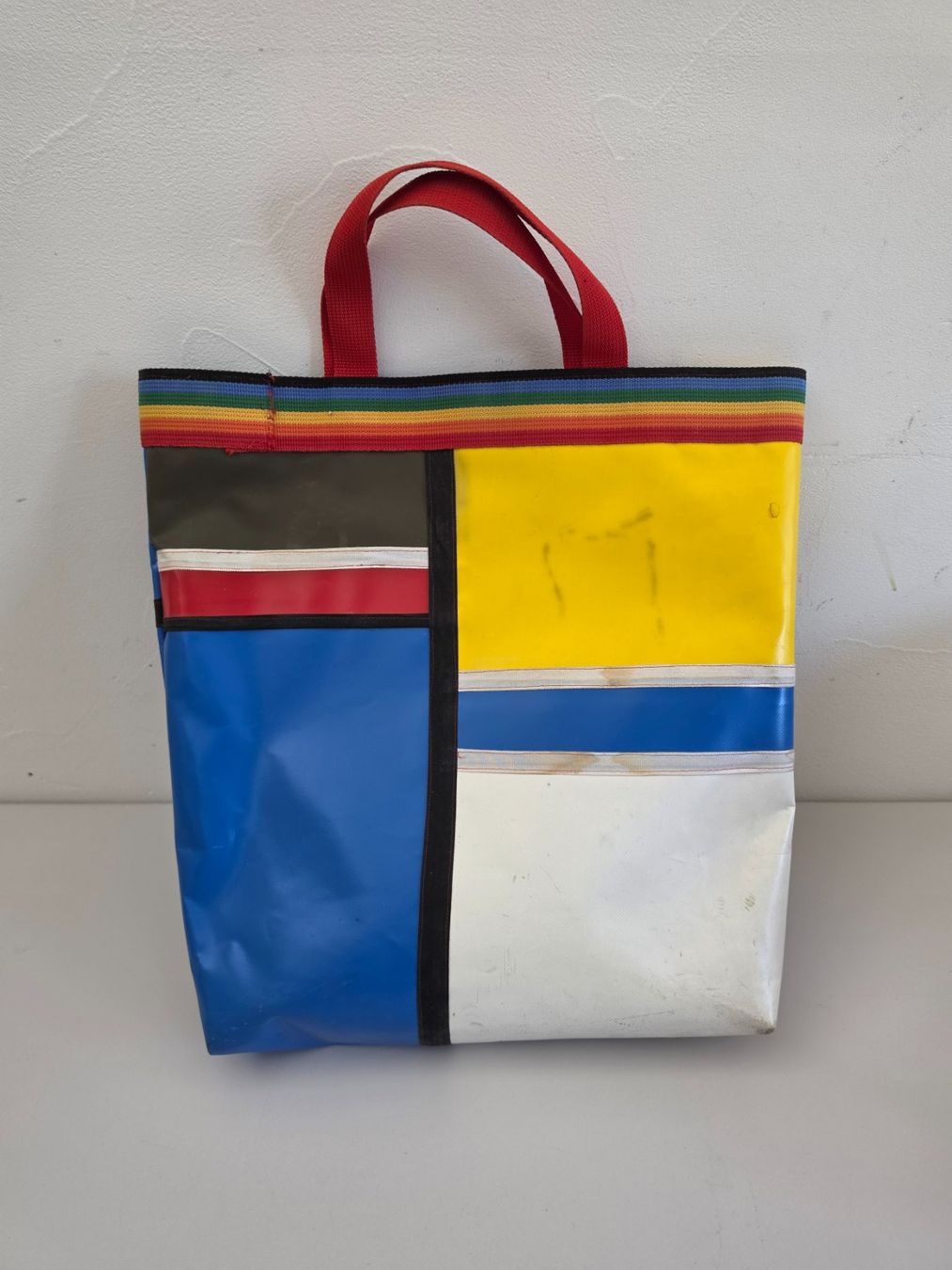Borse: Tasche aus Blachenmaterial - robust - Upcycling – Usato da Birr venduto da DisDas 1