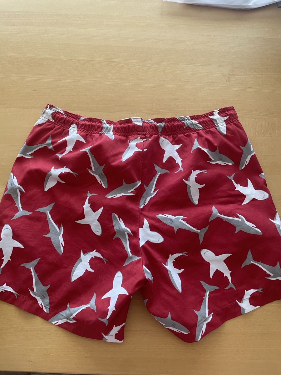 Costumi da bagno: Short de Bain Rouge Imprimé Requins – Usato da Bussigny venduto da Z.seller 1