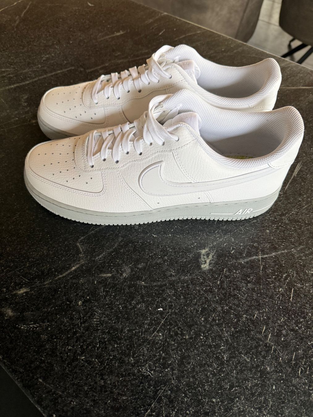 Nike Scarpe da uomo: Nike Air Force 1 – Nuovo (secondo la descrizione) da Wilderswil venduto da c-clan 2