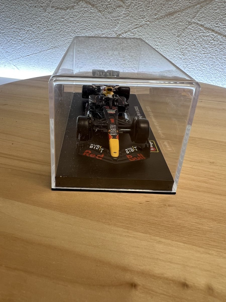 Red Bull Modellini d'auto: Modellauto Oracle Red Bull Racing RB18 2022 – Usato da Rotkreuz venduto da Migu2012 2