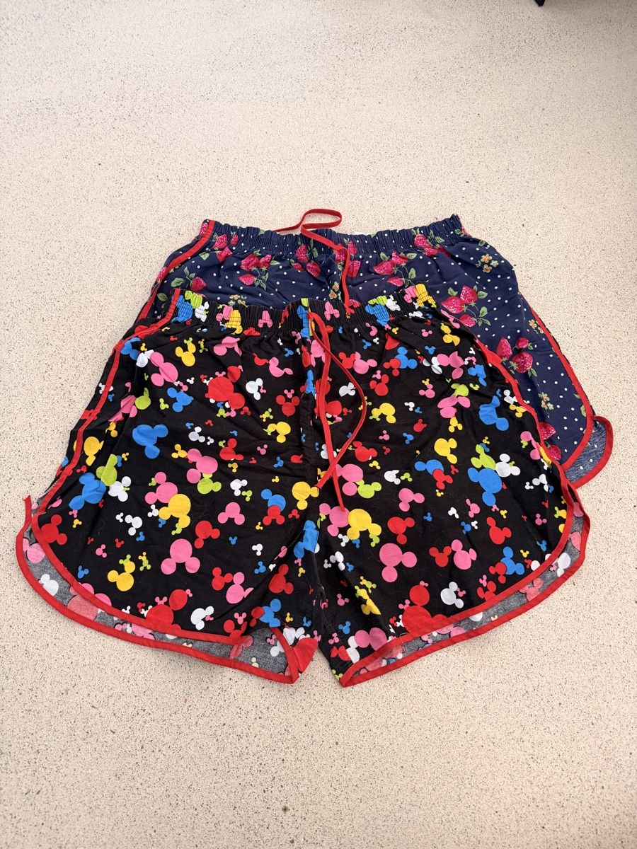 Hosen: Shorts Damen Gr M – Gebraucht aus Endingen von BuffyCreamy
