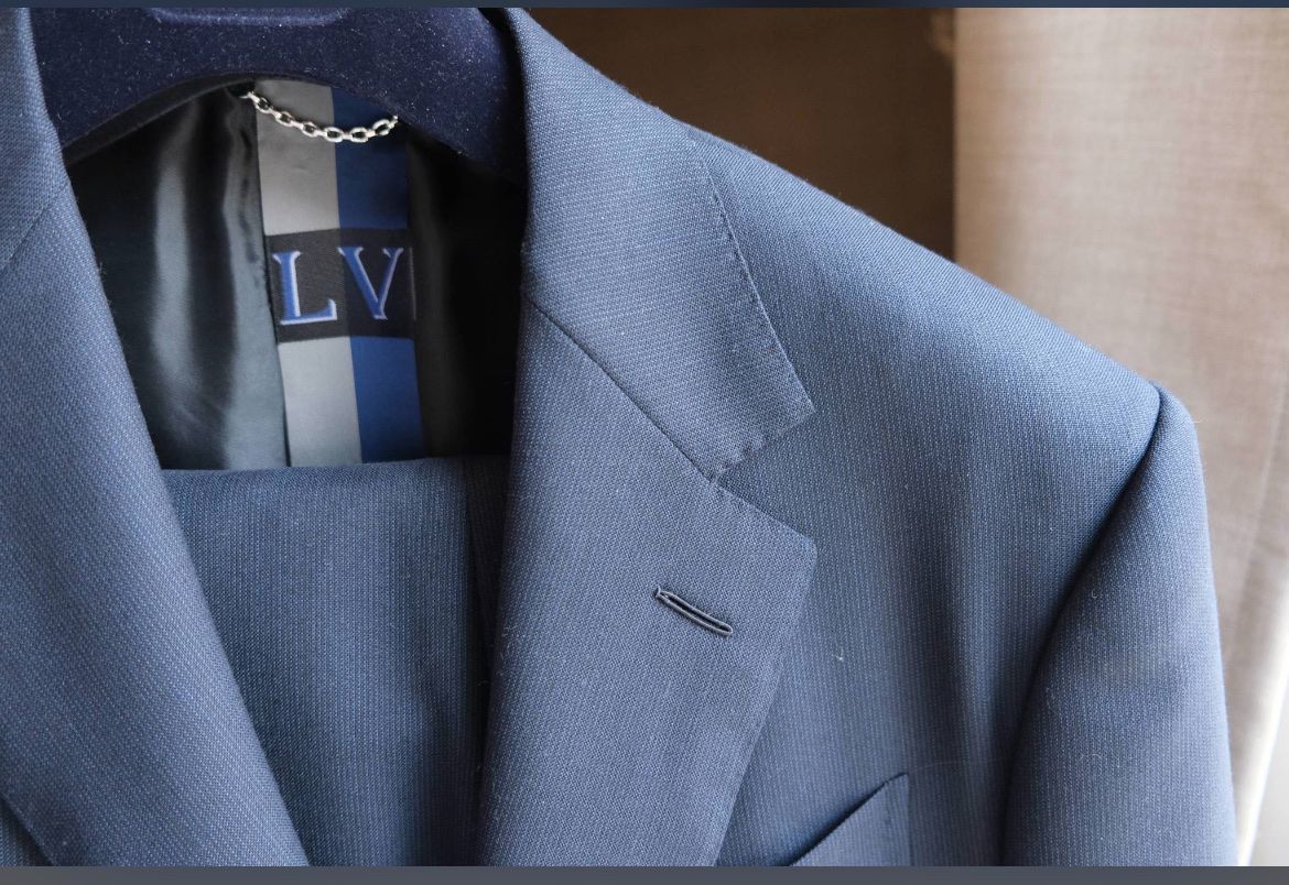 Completi: Louis Vuitton full suit (size 52) – Nuovo (secondo la descrizione) da Fully venduto da Rikikaka 1
