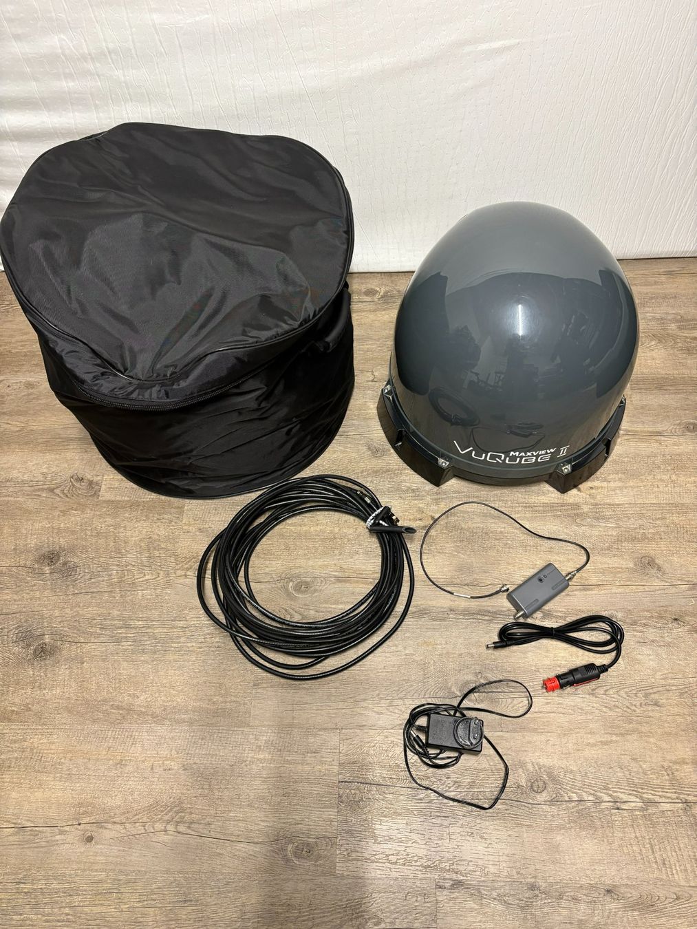 Parabola satellitare: Maxview VuQube 2 Satellitenanlage inkl. Alphatronics SL-24 S – Usato da Eschenbach LU venduto da mjbrown