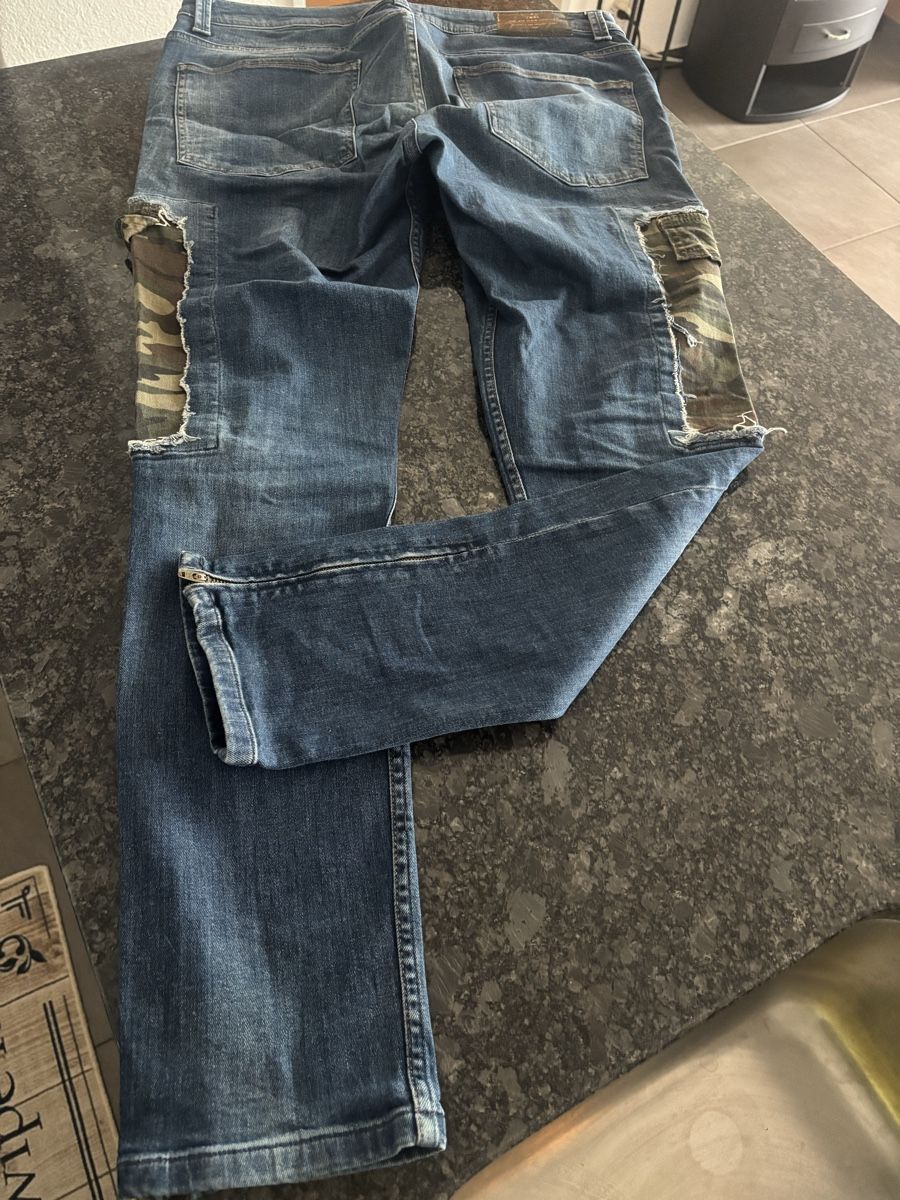 Zara Jeans: Jeans gr.46 von Zara – Usato da Zug venduto da Biki72 2