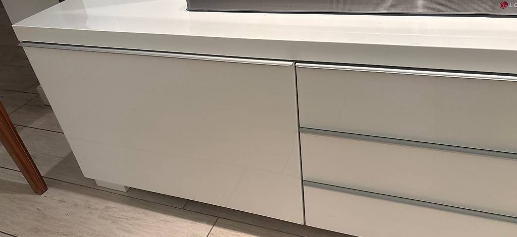 Mobili TV: Mobile TV Ikea Besta  – Usato da Viganello venduto da fde_7dbj 1