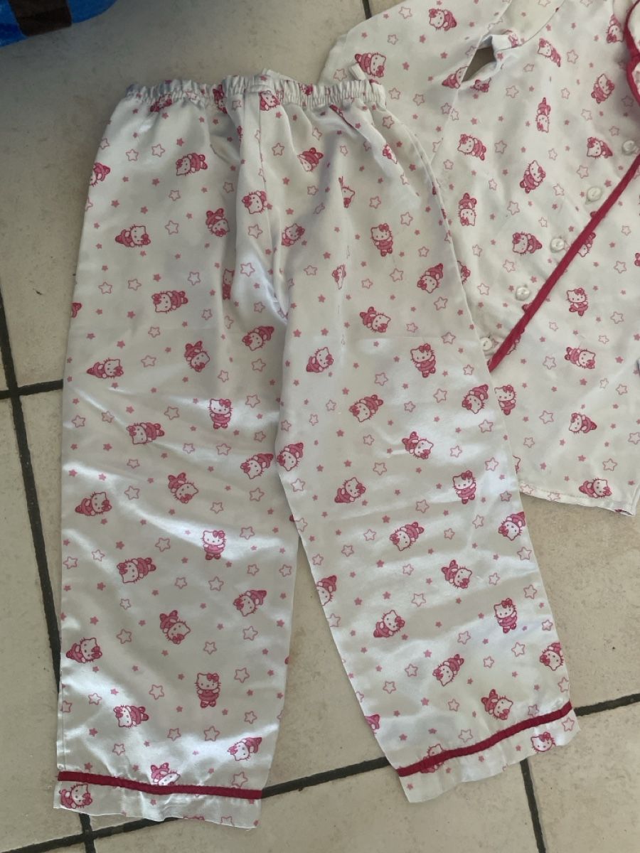 H&M Pyjamas & Ähnliches: Leichtes Pyjama H&M Hello Kitty Gr. 98/104  – Gebraucht aus Obergerlafingen von cabo4 1