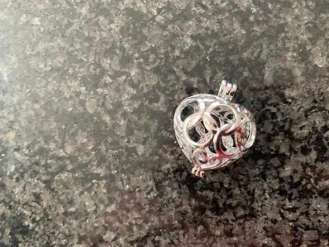 Love Deepspace Caleb Halskette - Anime Cosplay Schmuck Apfel Anhänger