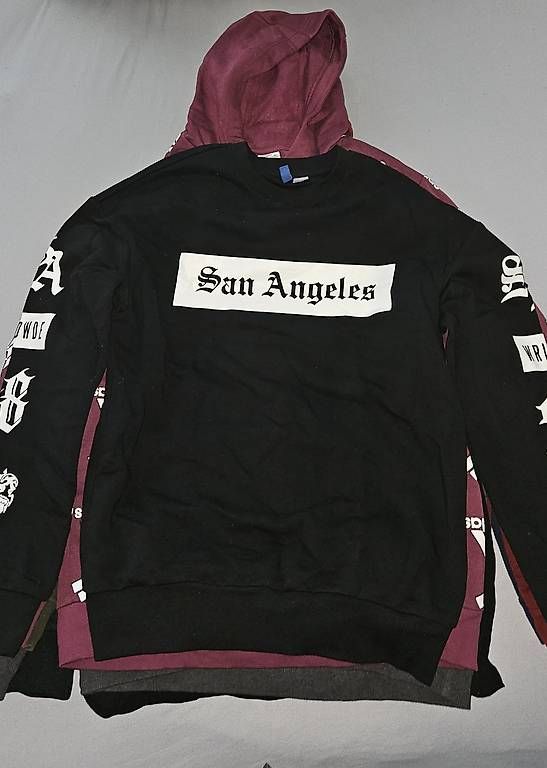 Maglioni & Felpe: Cropped Hoodie San Angeles – Usato da wängi venduto da haa_6pqc 1