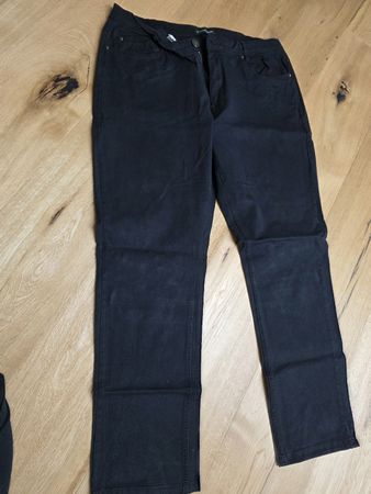 Schicke, schwarze Charles Vögele Hose, Grösse 21 (40/42)