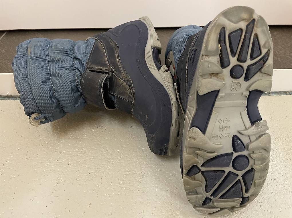 Scarpe per ragazzi: Gummistiefel Grösse 28 – Usato da Brütten venduto da Snowkiwi 2