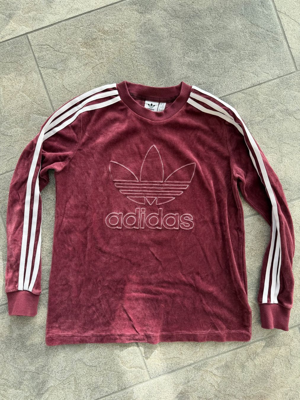 Adidas Pulls & Sweat-shirts: Flauschiger Adidas Pullover dunkelrot Grösse M – D'occasion à Menznau par sasna