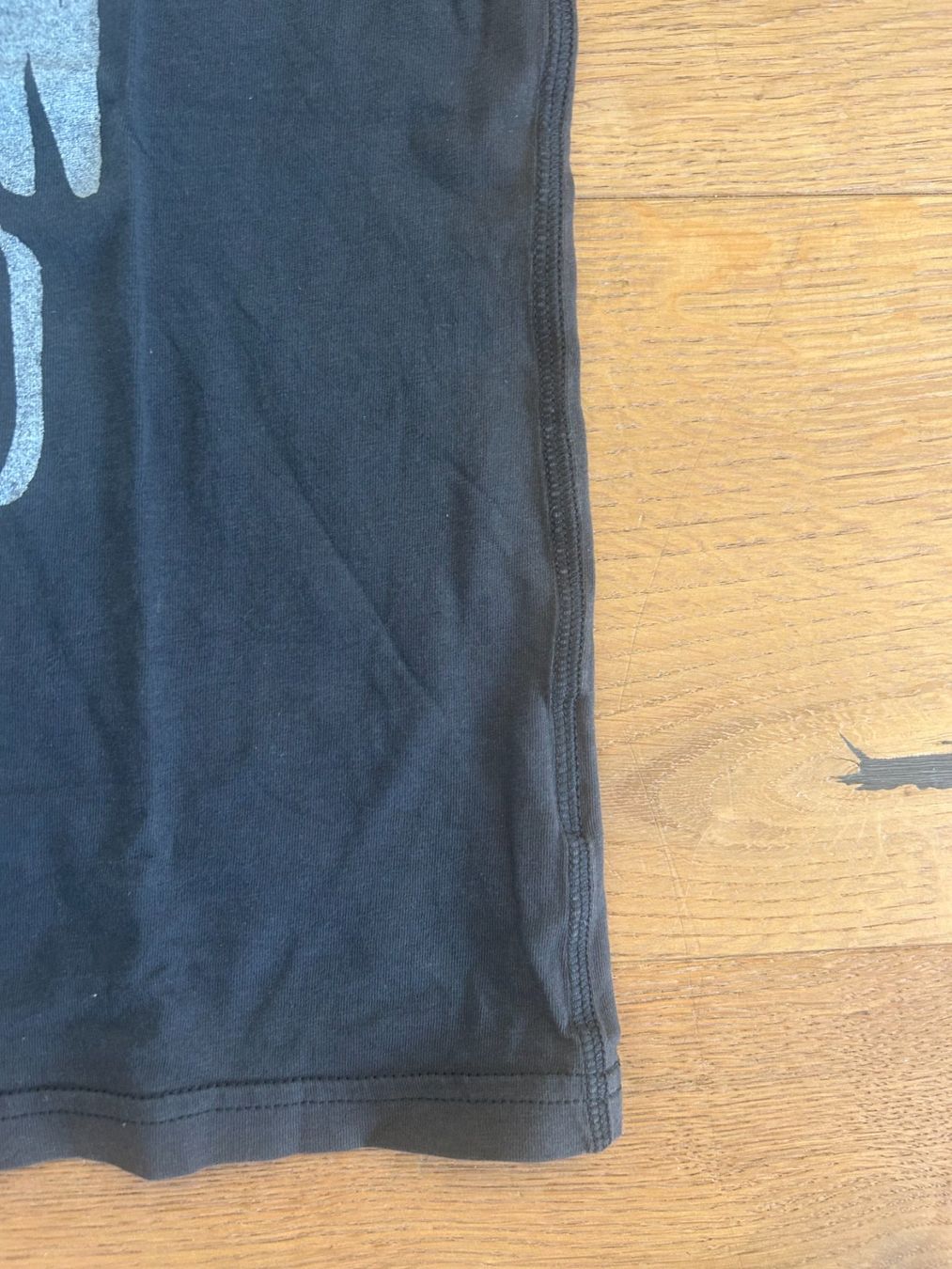 Benetton Camicie, T-shirt & Polo: Kindershirt BENETTON grau mit Print 140 – Usato da Grub AR venduto da DukeStatham 2
