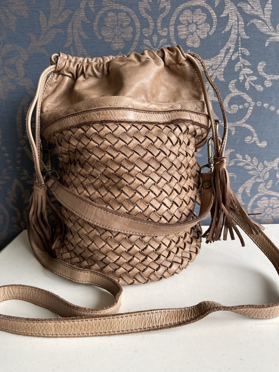 Borse da donna: Italienische Leder Beuteltasche – Usato da Stallikon venduto da BaumArt