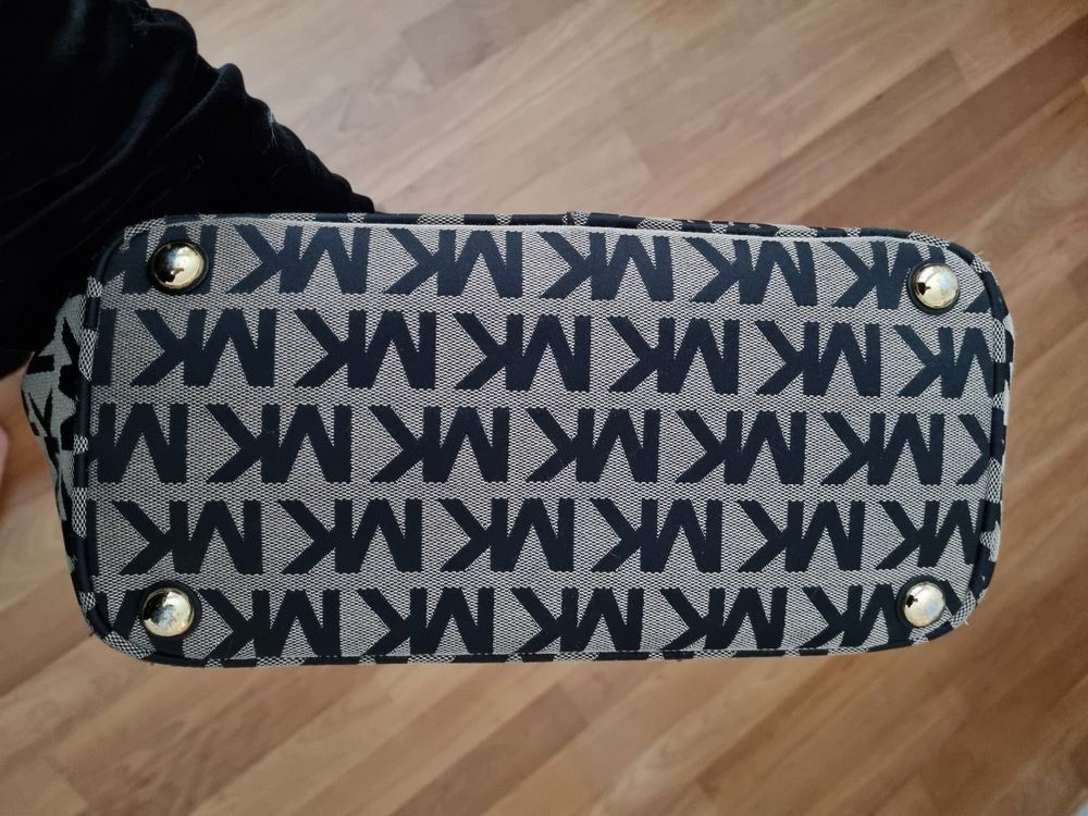 Michael Kors Taschen für Damen: Michael Kors Handtasche – Gebraucht aus Neuenegg von ChKa84 4