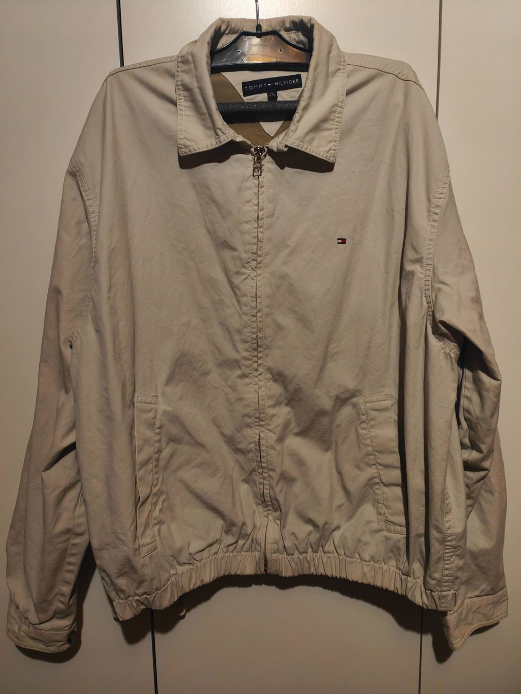 Tommy Hilfiger Jacken: Veste Tommy Hilfiger – Gebraucht aus Fleurier von dav_xx8y