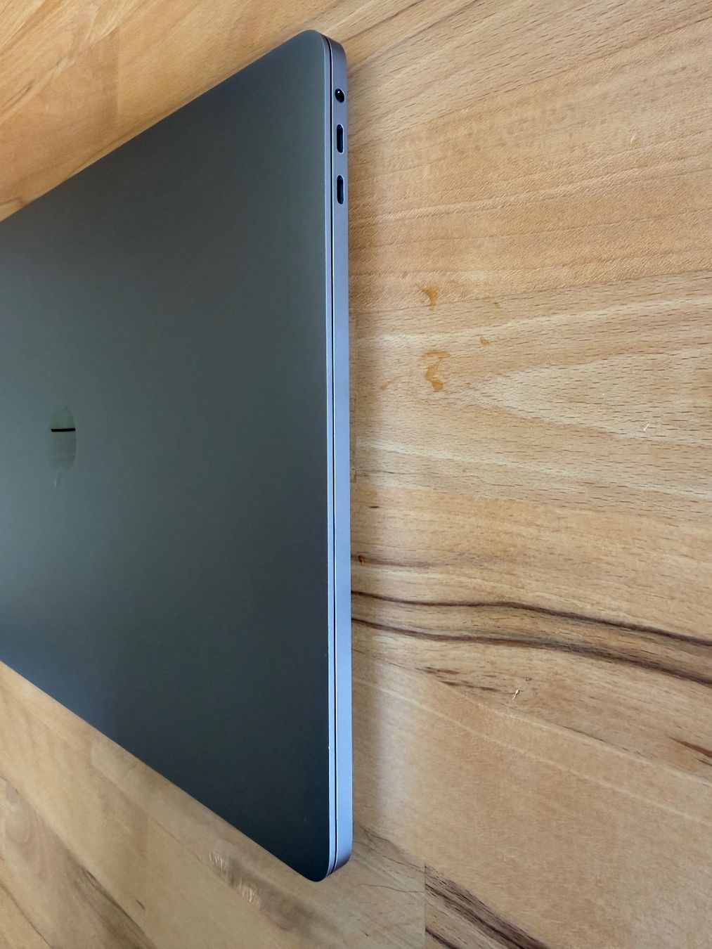 Apple Notebook: Apple Macbook Pro 2019 16" Zoll 512GB – Usato da Lommis venduto da Hitsch1234 5