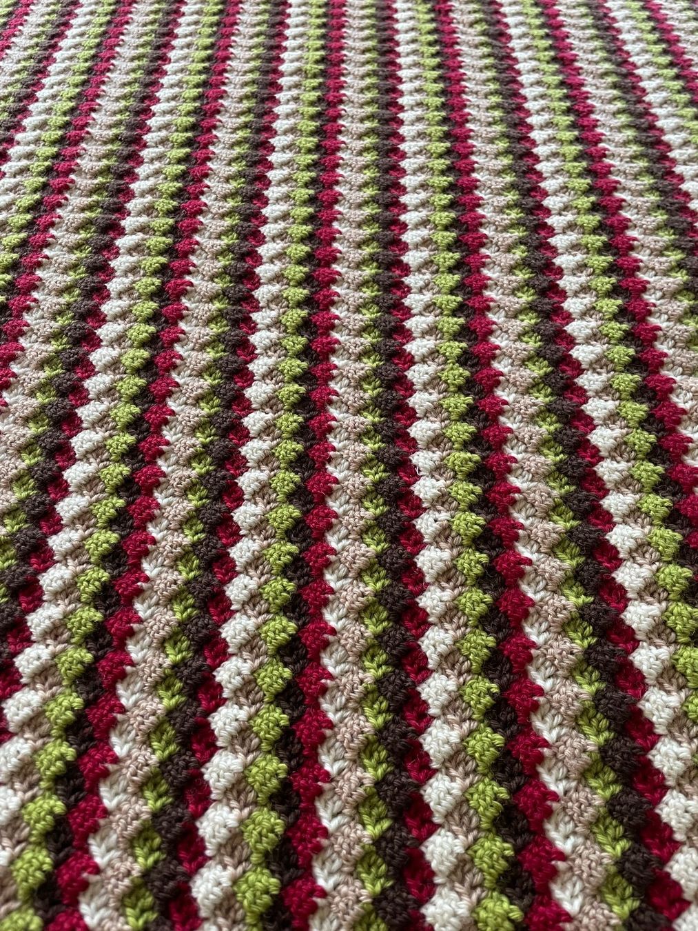 Coperte: Diagonal gehäkelte Decke, Grösse ca. 110 cm x 150 cm – Nuovo (secondo la descrizione) da Cham venduto da 2eye 2