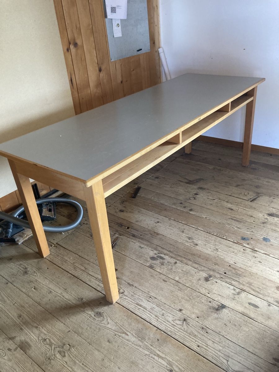 Tische: Arbeitstische – Gebraucht aus Kehrsatz von TAURUS1954 1