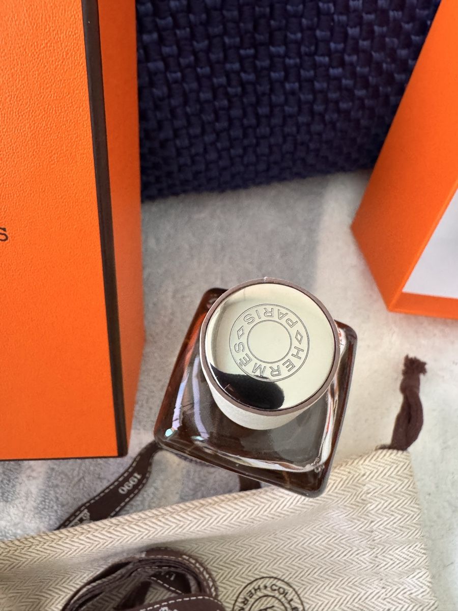 Hermès Profumi & Eau de Toilette: Hermès - Hermessence Oud Alezan 100ml neuf  – Nuovo (secondo la descrizione) da Genève venduto da Allisgood 1