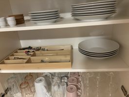 Tassen, Teller und Gläser