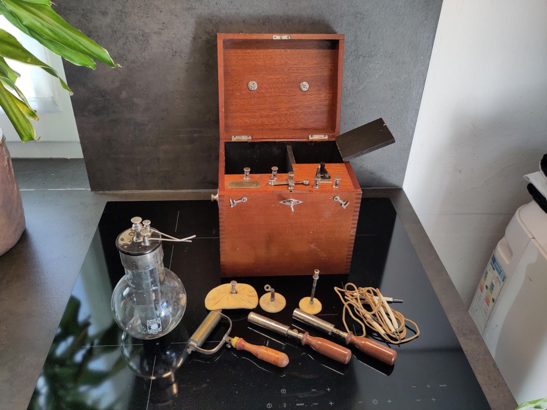 Alle Werkzeuge: Apparecchio Elettromedicale Vintage – E. Balzarini Milano – Gebraucht aus Capolago von Bomberz 3