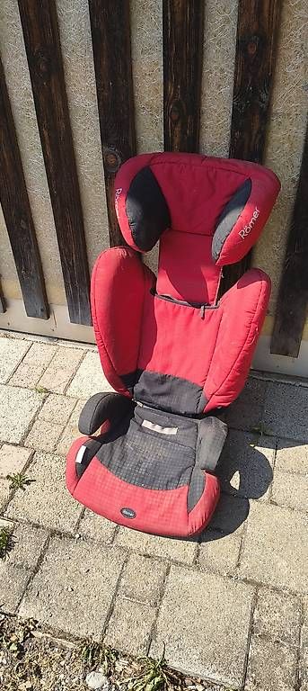 Auto-Kindersitze: Römer Kindersitz mit Isofix – Gebraucht aus Wald ZH von micotitolinotamtam