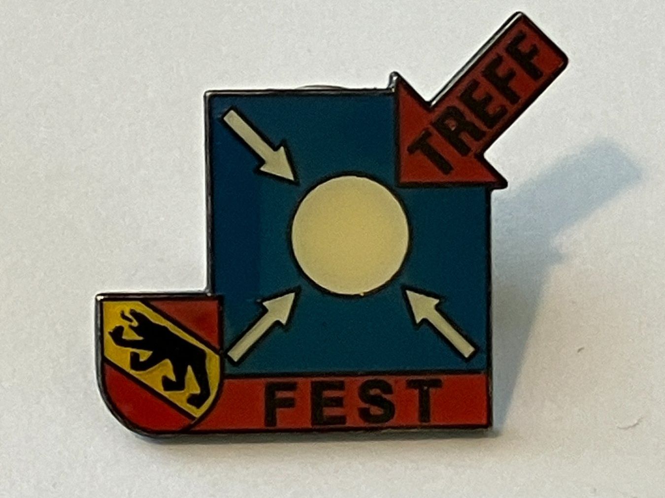 Plaketten & Abzeichen: 1 Pin Treff Fest Bern – Gebraucht aus Basel von djwwpp