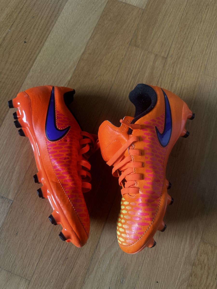 Nike Scarpe per ragazzi: Nike Magista Nockenschuhe 34 – Usato da Zürich venduto da Gwizduch
