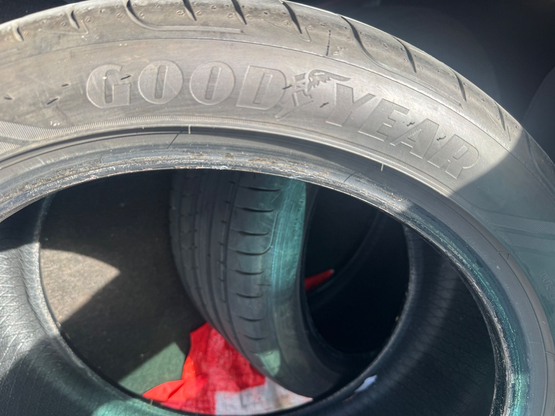 Goodyear Pneus & Roues: 245/40R18 – D'occasion à Widen par Dinero02 2