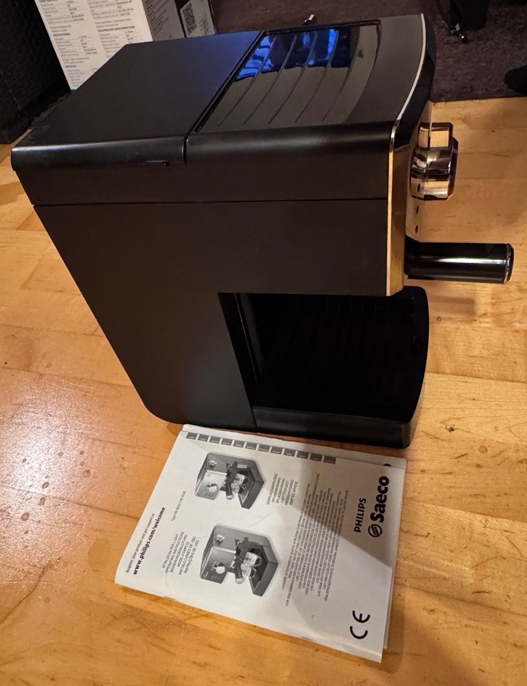 Saeco Macchine per caffè & Macchine per espresso: Philips Saeco HD8323 Kaffeemaschine – Usato da Unterengstringen venduto da NOISE 7
