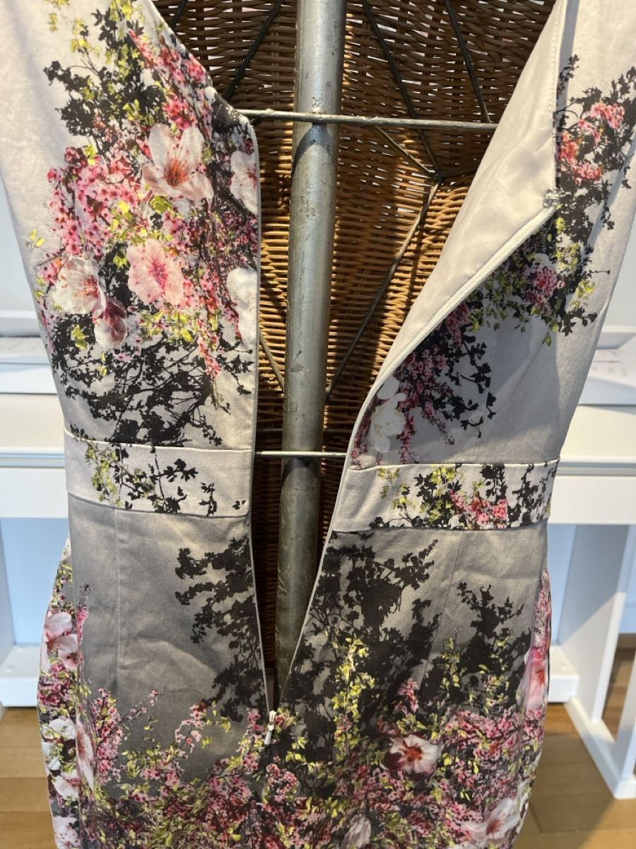 Phase Eight Vestiti: Kleid mit Blumenmuster, Phase Eight, 38 – Usato da Solothurn venduto da Bobesch08 7