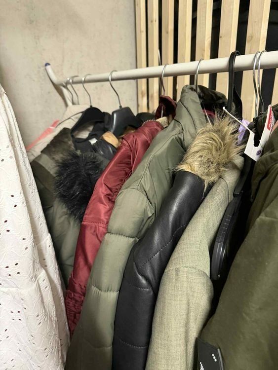 Lotti di vestiti: Grosses Kleiderpaket second hand – Usato da Riehen venduto da ann_76jw 3
