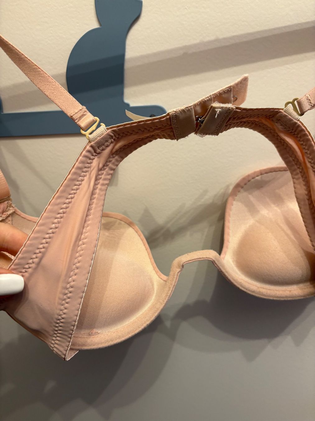 Autres dessous: Soutien-gorge beige poudré – D'occasion à Lausanne par milou201619 2