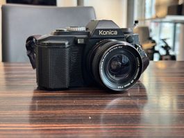 Konica FS-1 Spiegelreflexkamera mit Hexanon AR 28mm f/3.5
