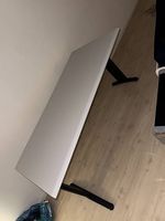Hochwertiger Tisch - gratis