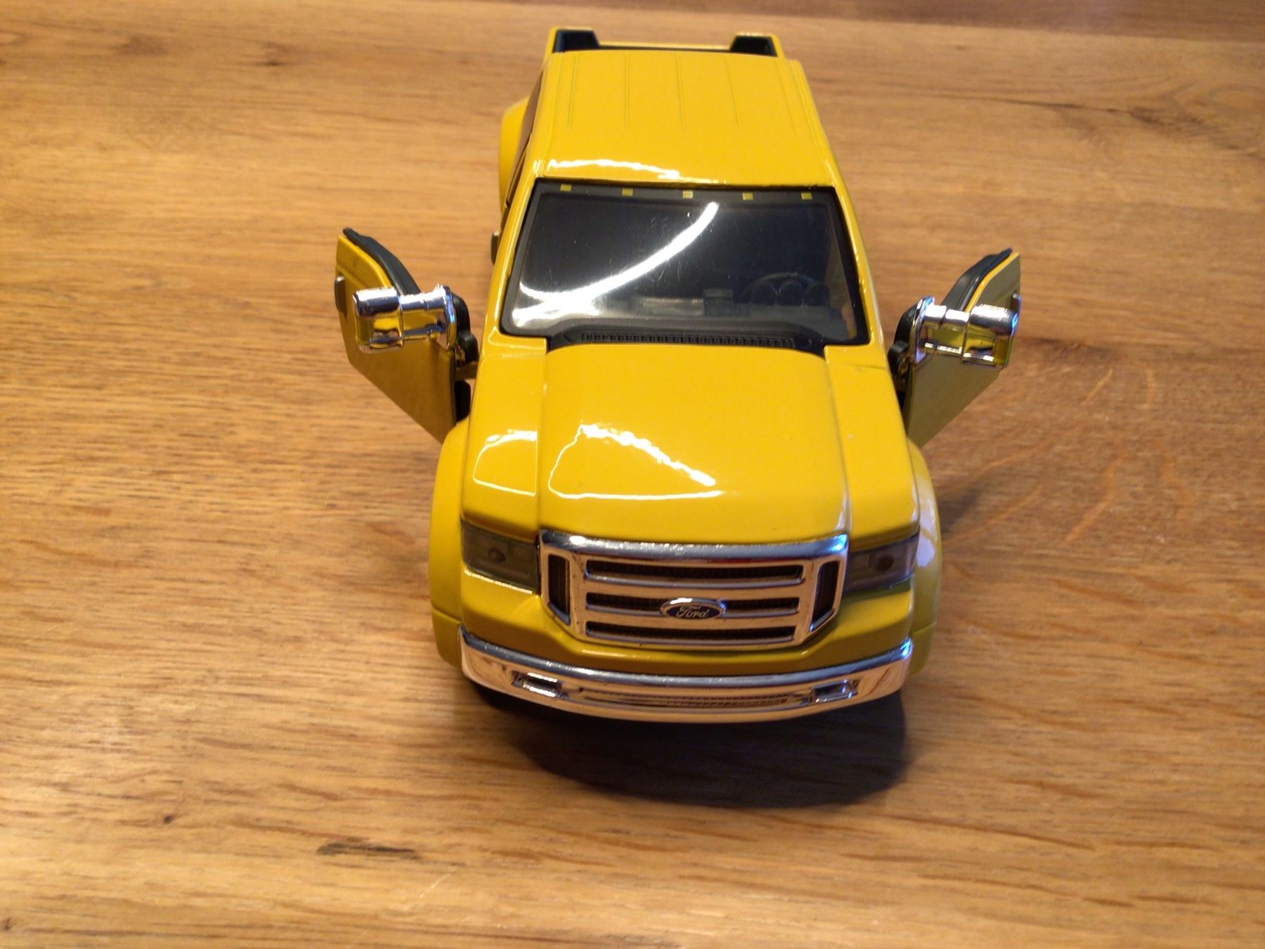 Ford Modellini d'auto: Modellauto Ford F350 – Usato da Oberengstringen venduto da Reini1063 2