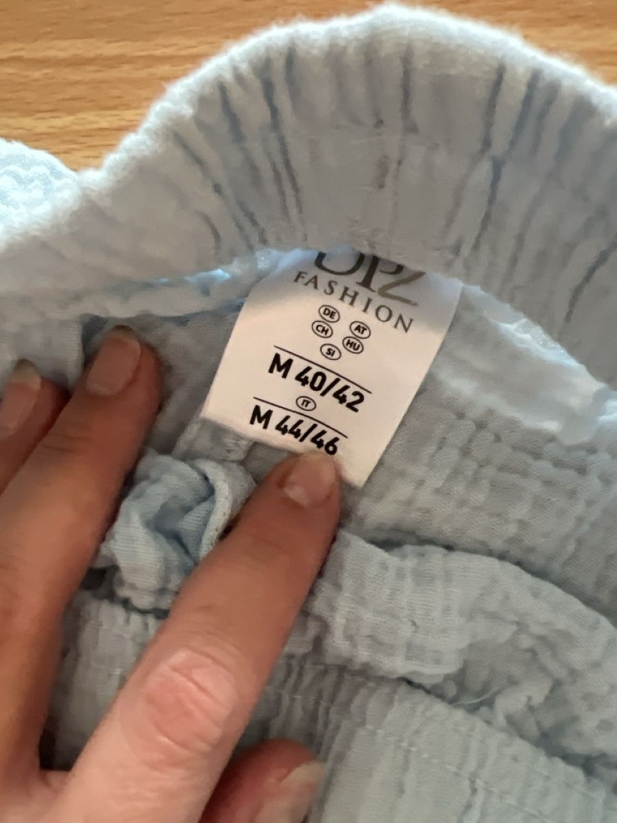 Pantaloni: Hose leichte Baumwolle hellblau Grösse M 40/42 – Usato da Olten venduto da Sonjason 1