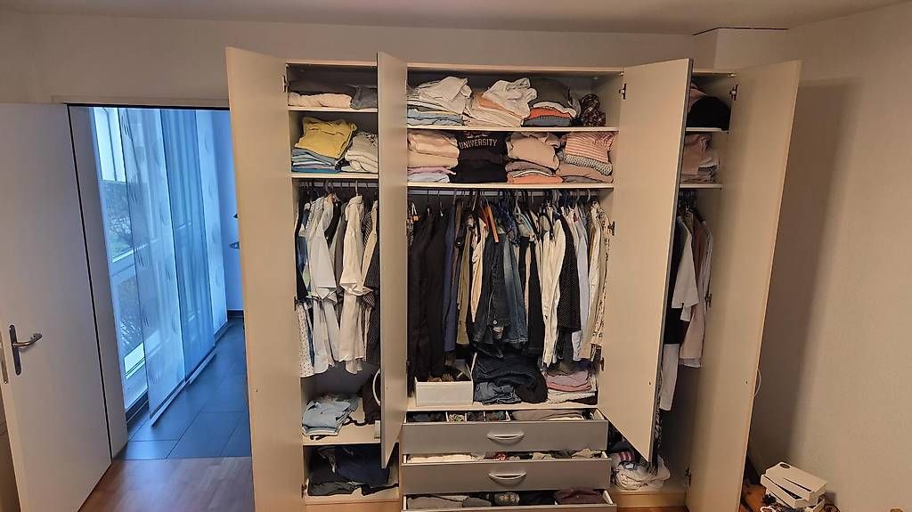 Armadi: Kleiderschrank – Usato da Kloten venduto da SilCarbo 1