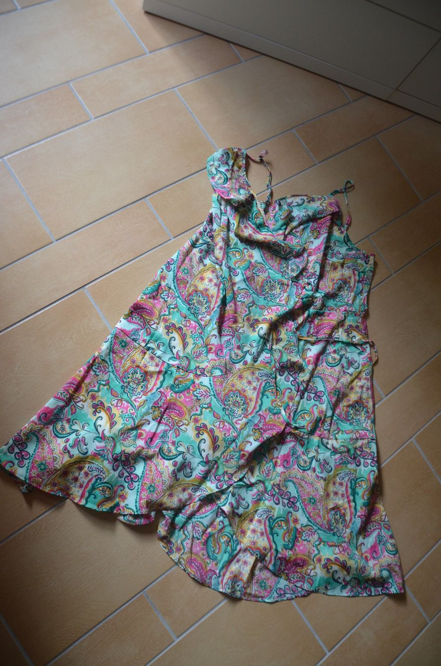 Vestiti: TAILLE 48 - KLEID NEU – Nuovo e nell'imballaggio originale da Chiasso venduto da Dolly015