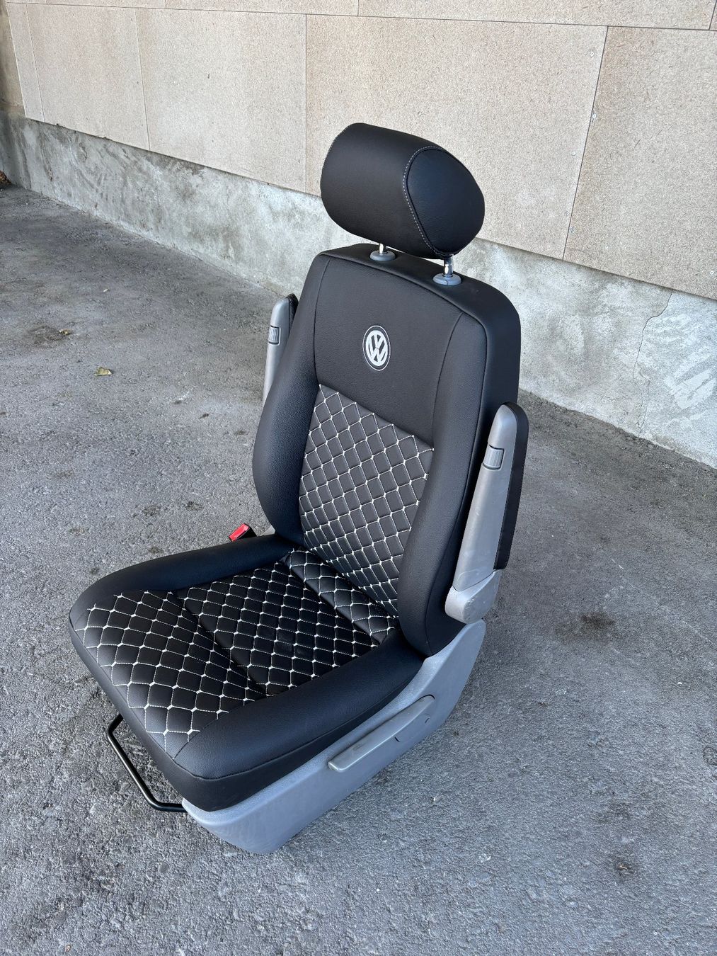 VW Toutes les pièces auto: VW T5 Beifahrersitz – D'occasion à Gams par mir_n5kk 5