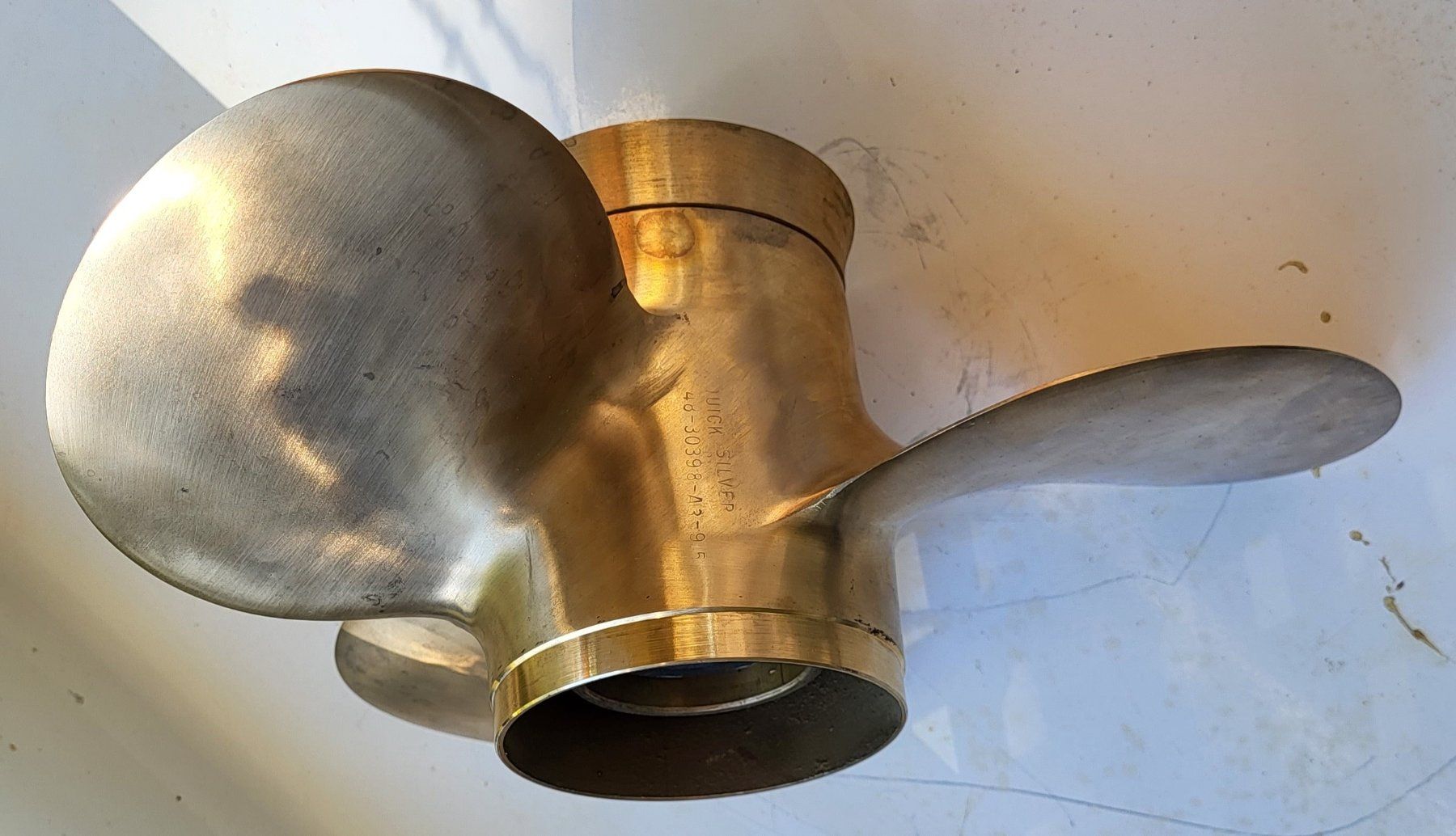 Boote: Hélice en Bronze – Gebraucht aus Villars-sur-Glâne von rifzari 2