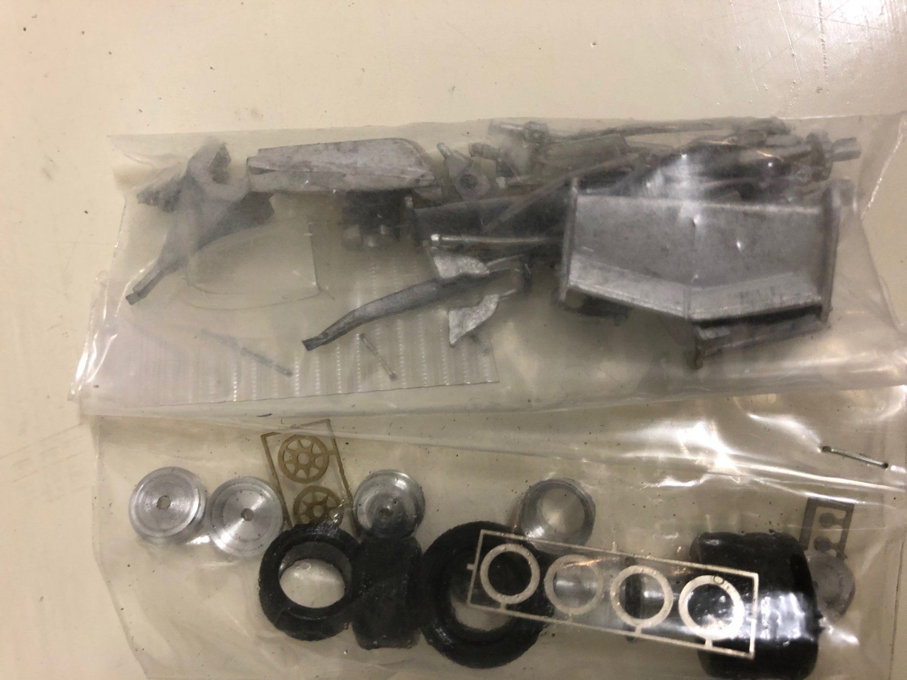 Ferrari Modellini d'auto: FDS-Kit Ferrari 1/43 – Nuovo e nell'imballaggio originale da Muttenz venduto da Gucci2005 6