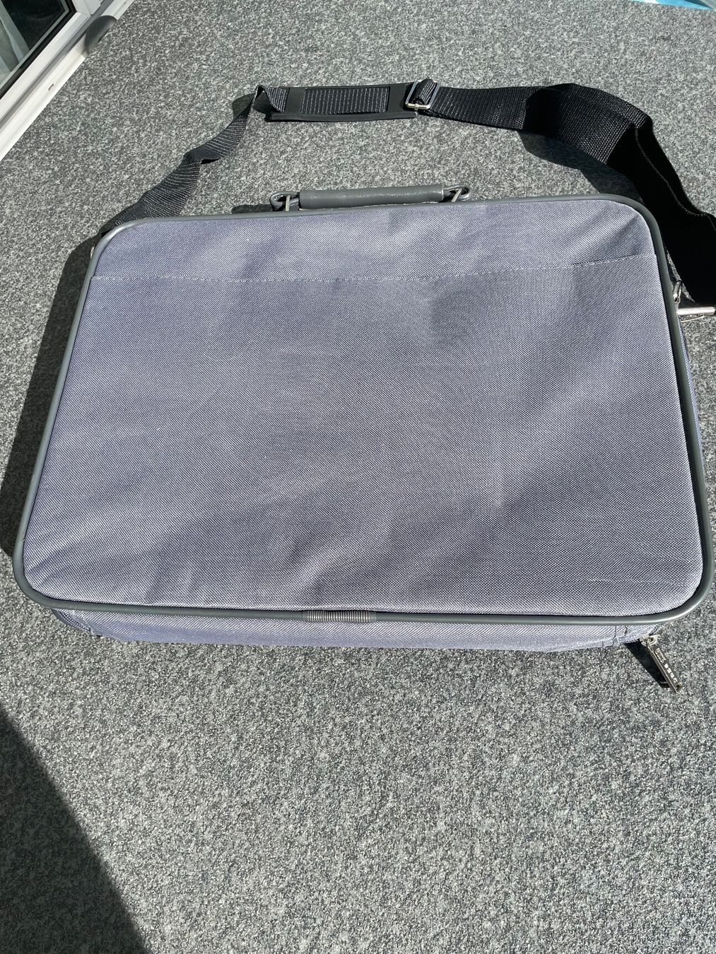 Valigie & Borse: Tasche - Laptop Tasche – Nuovo (secondo la descrizione) da Killwangen venduto da Roki67 1