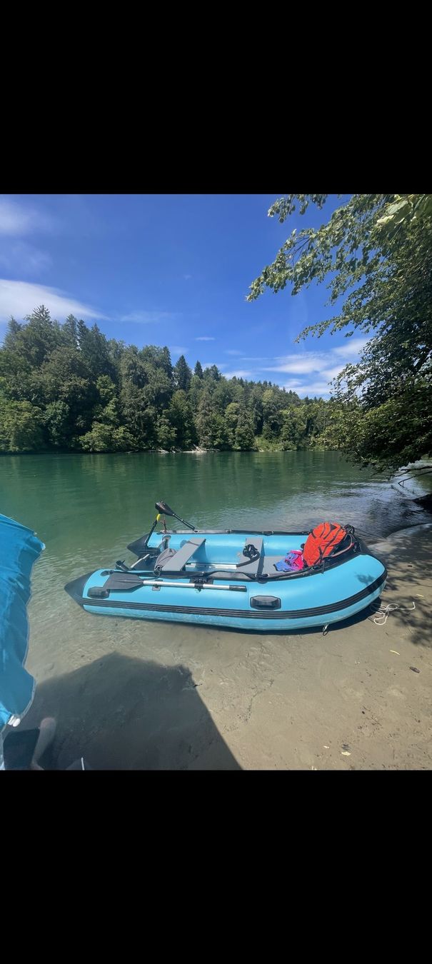 Barche: Schlauchboot blau mit Ruder gebraucht – Usato da Herzogenbuchsee venduto da W114_