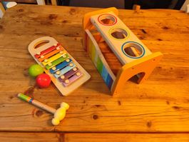 Xylophon und Hammerspiel aus Holz von "Hape"