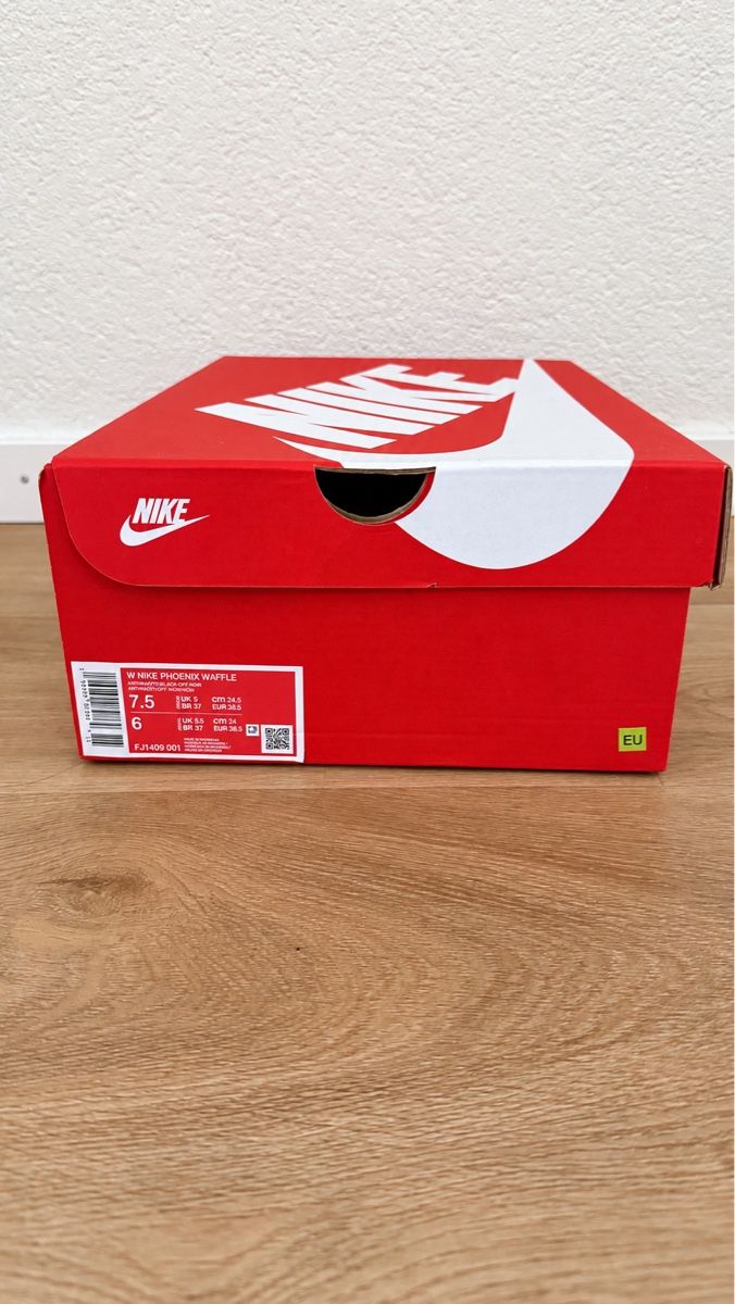 Nike Damenschuhe: Baskets Nike (taille 38.5) neuves – Neu und originalverpackt aus Zürich von Titsia 5