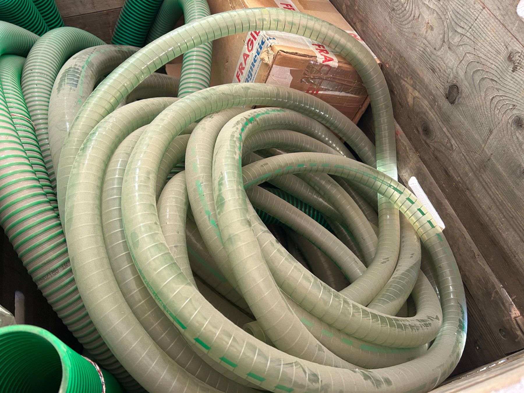 Tuyaux & tubes: Grosser Posten Schläuche – D'occasion à Zofingen par Maschinenfabrik 1