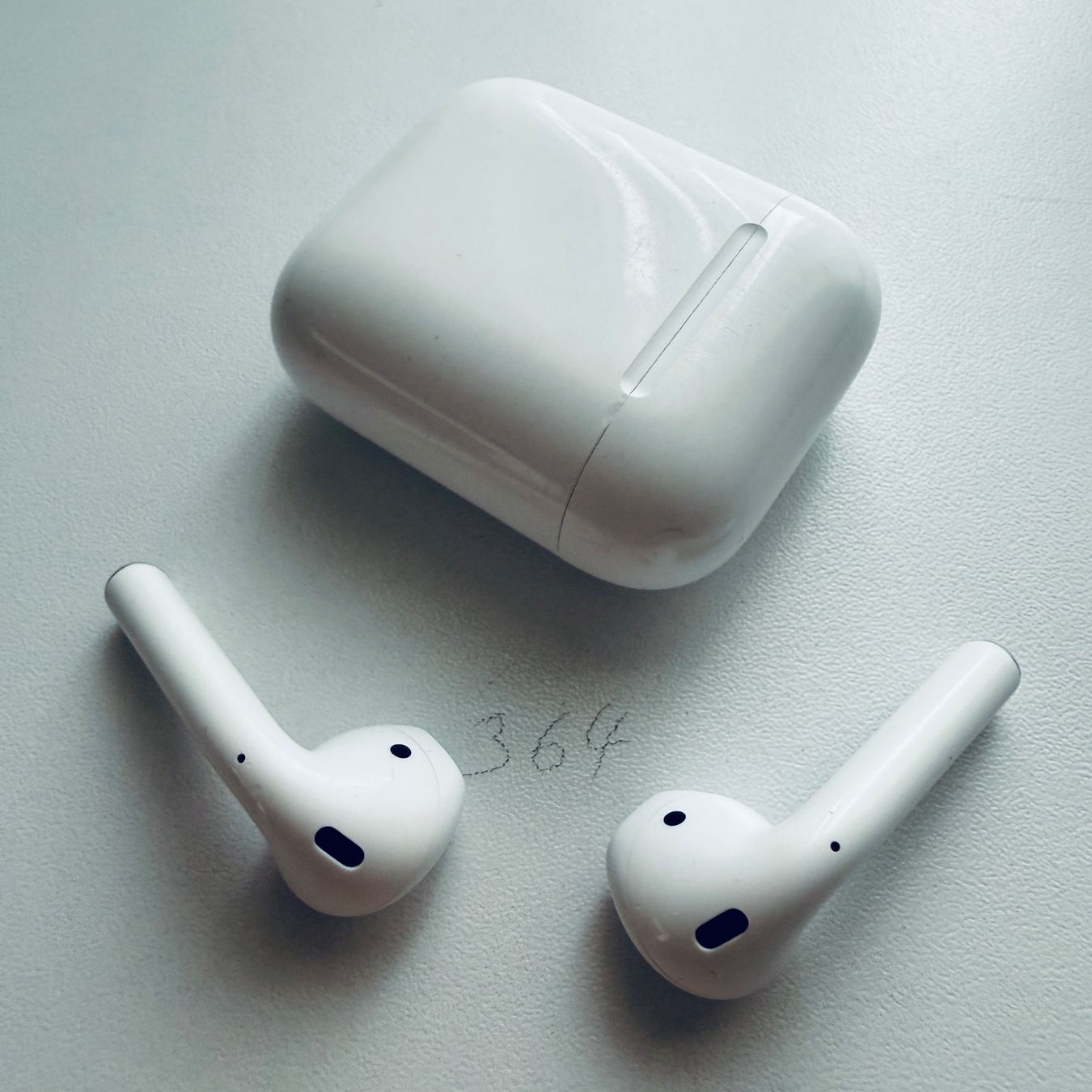 Apple Cuffie: Original Apple AirPods 2 Gen. Wireless Kopfhörer & Case – Usato da Basel venduto da MY.AIRPODS.SHOP 5