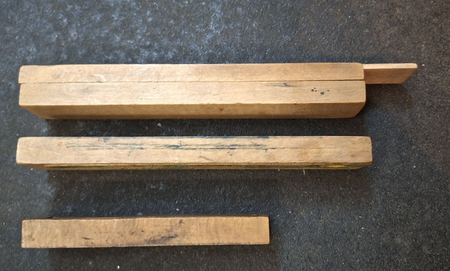 Articoli in legno: antike Griffel-Holz Schatullen – Usato da Emmenbrücke venduto da abu_9mj8 8